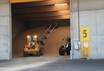 product handling in warehouse OVET Terminal Vlissingen